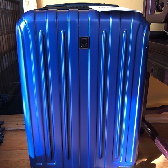 delsey paris titanium dlx